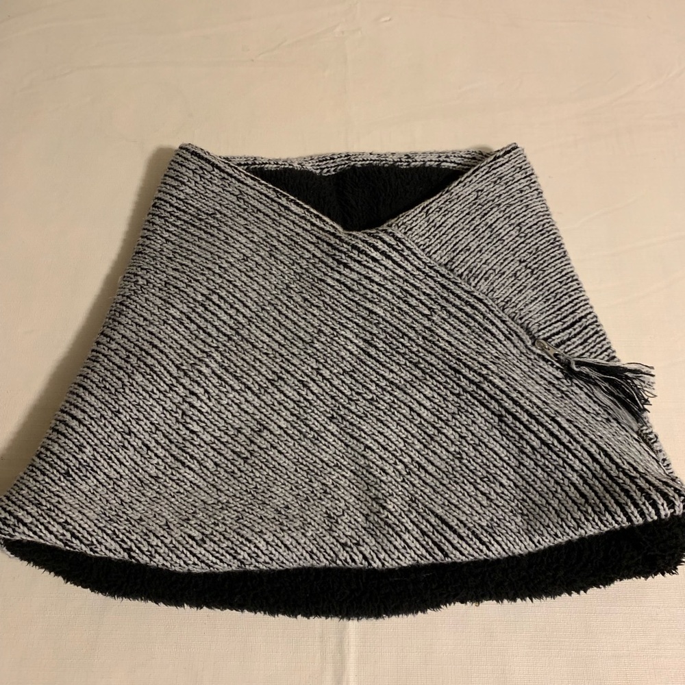 **USED** lululemon knit neck warmer